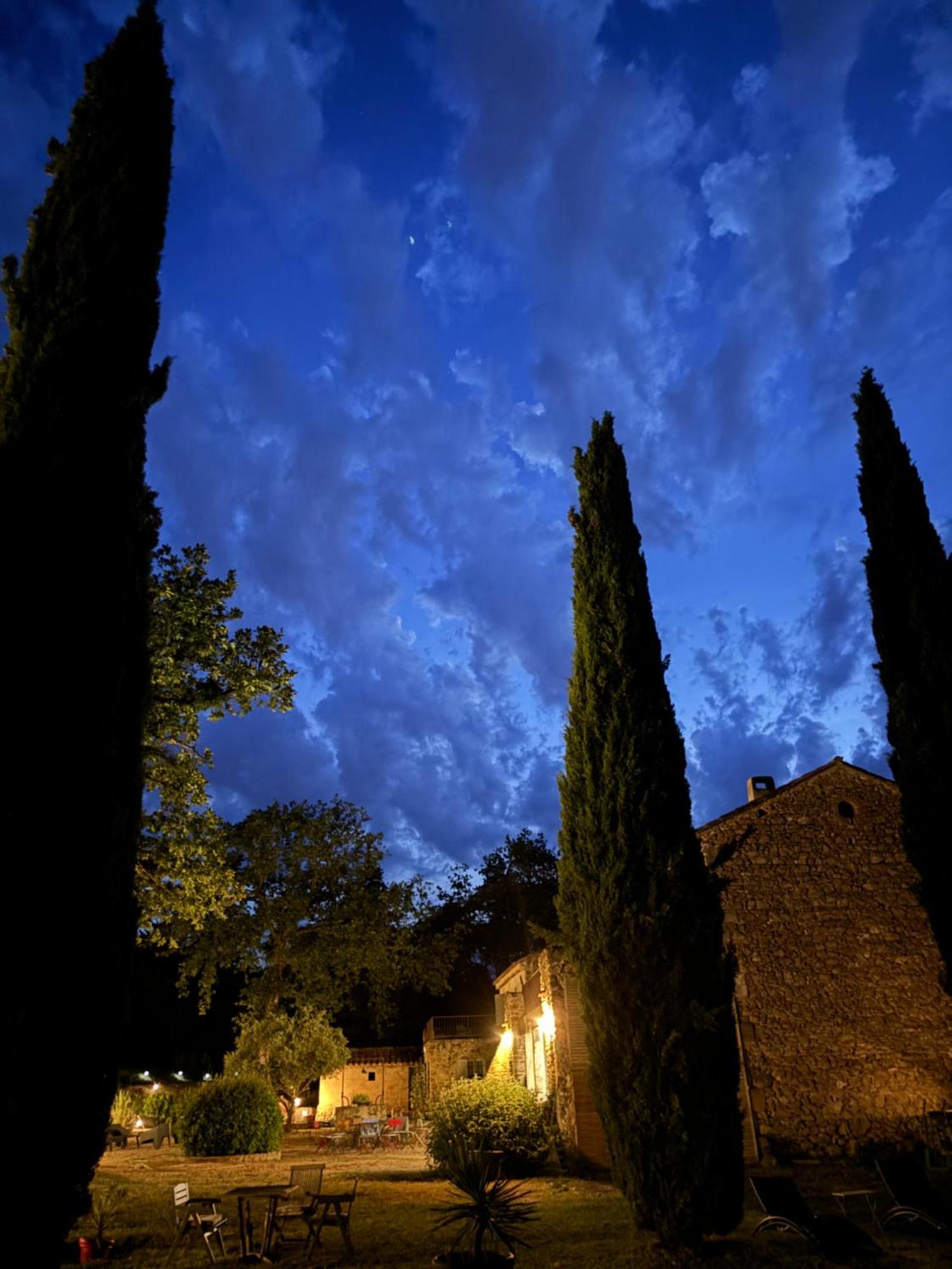 Bed and Breakfast Domaine Du Commandeur Mondragon Экстерьер фото