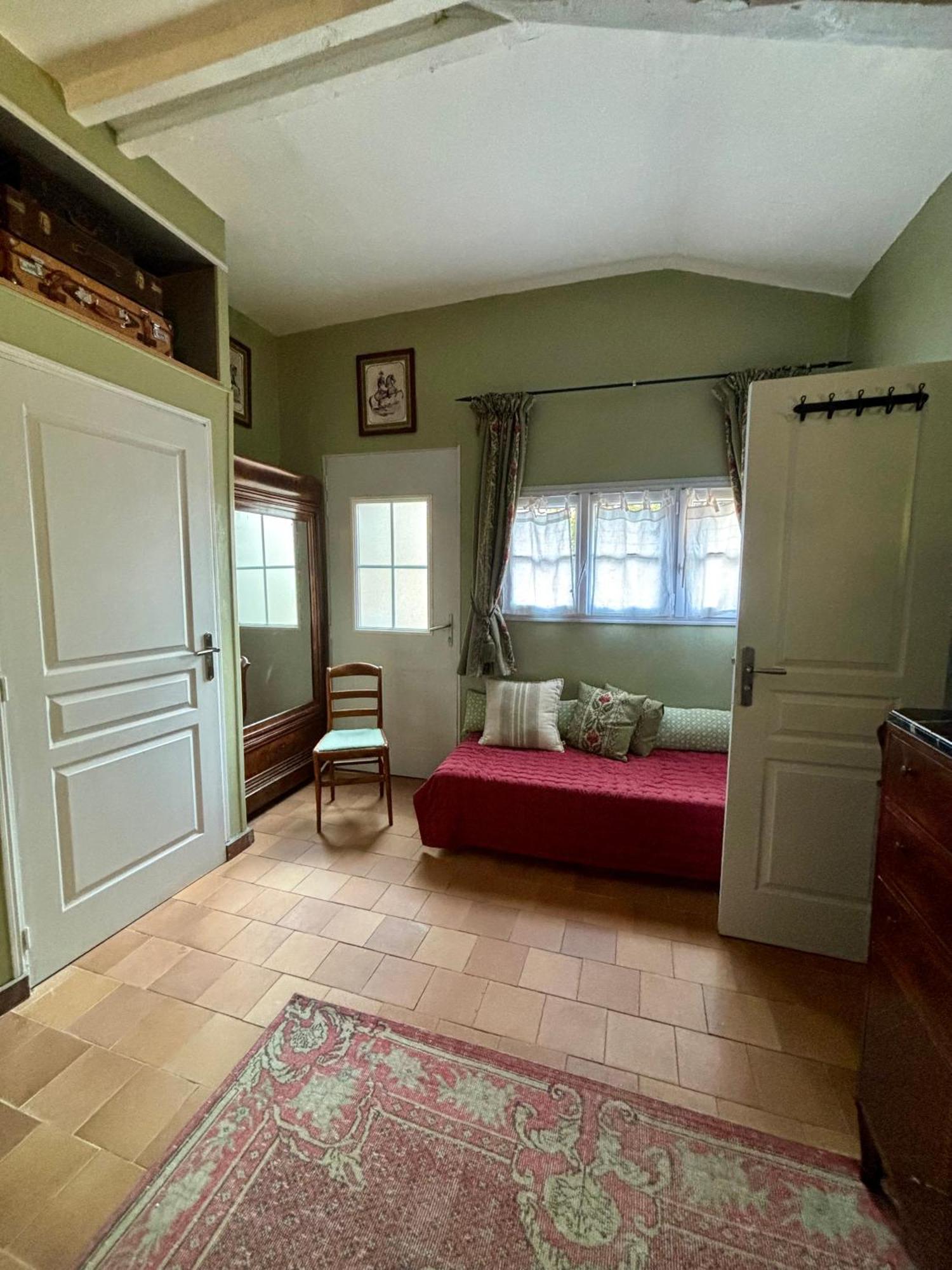 Bed and Breakfast Domaine Du Commandeur Mondragon Экстерьер фото